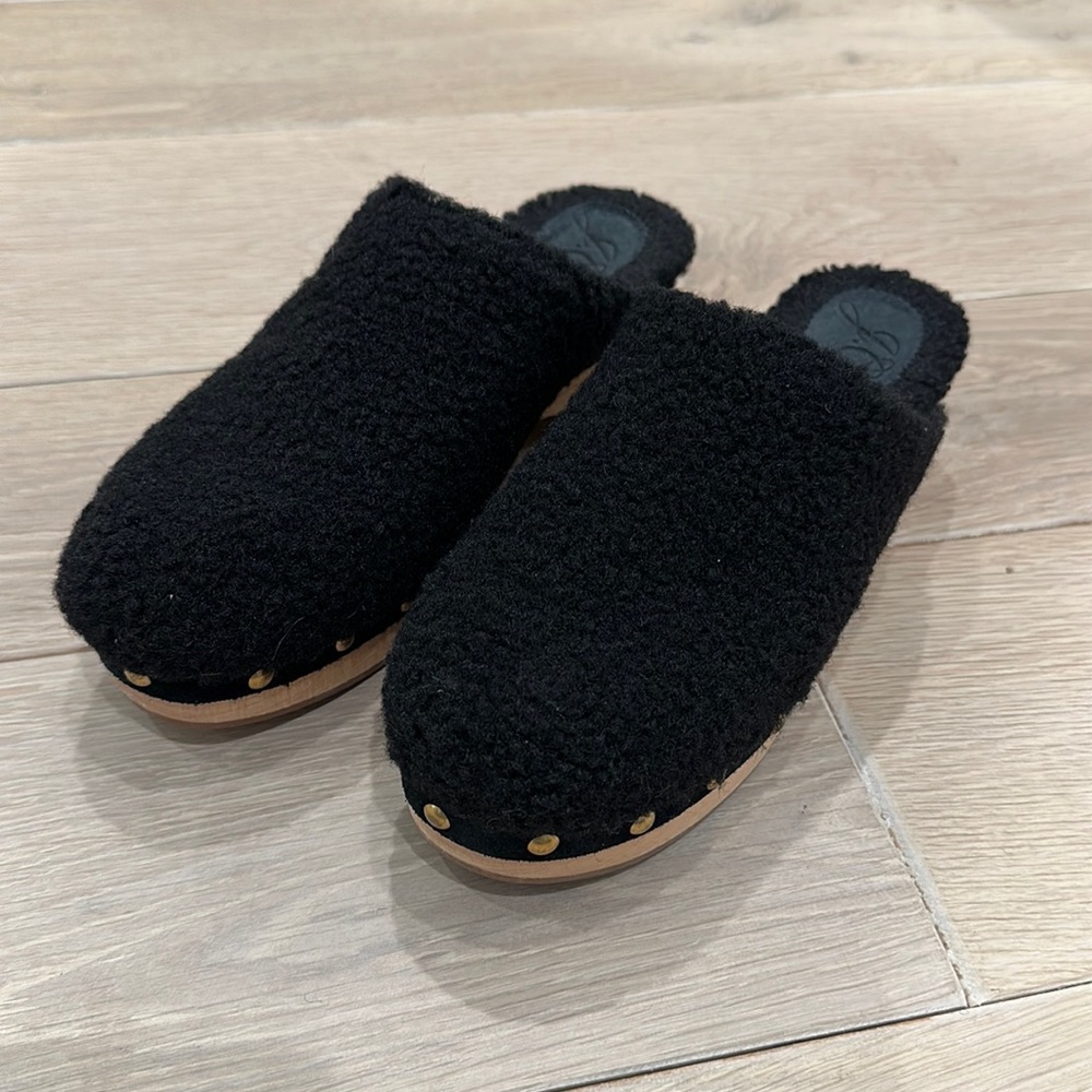 J. Crew Shearling Black Clogs Size 7